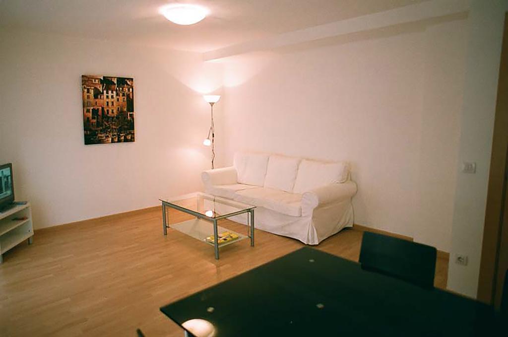 Apartamentos Auhabitat Zaragoza, Edificio De Apartamentos Turisticos 客房 照片