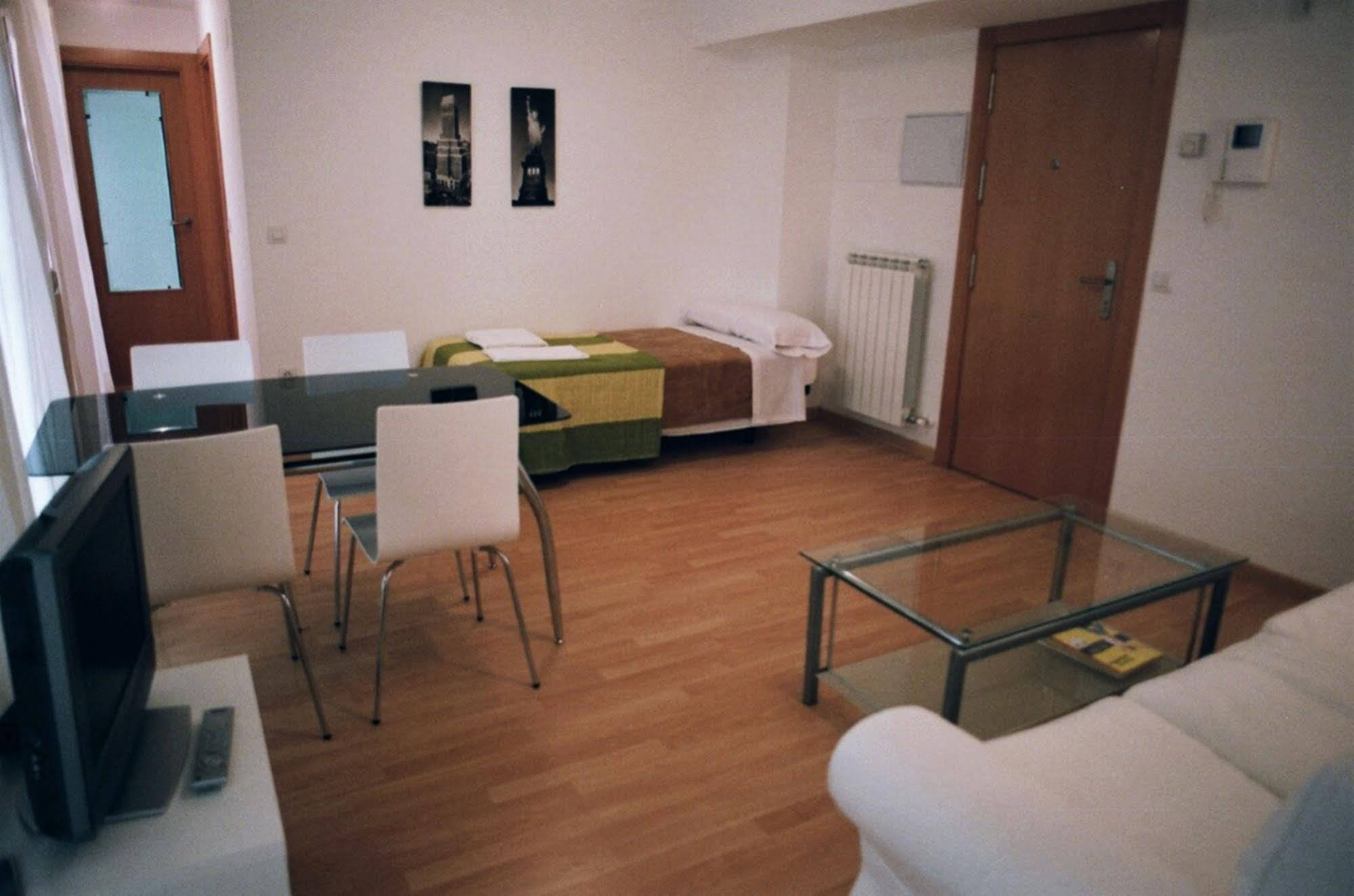 Apartamentos Auhabitat Zaragoza, Edificio De Apartamentos Turisticos 外观 照片